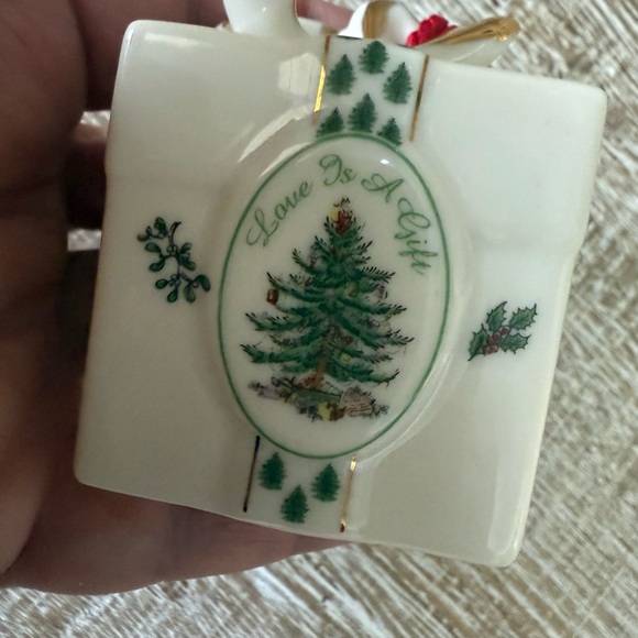 Spode Christmas Tree Love Is A Gift Ornament With Gold Accents Retired - Picture 8 of 8